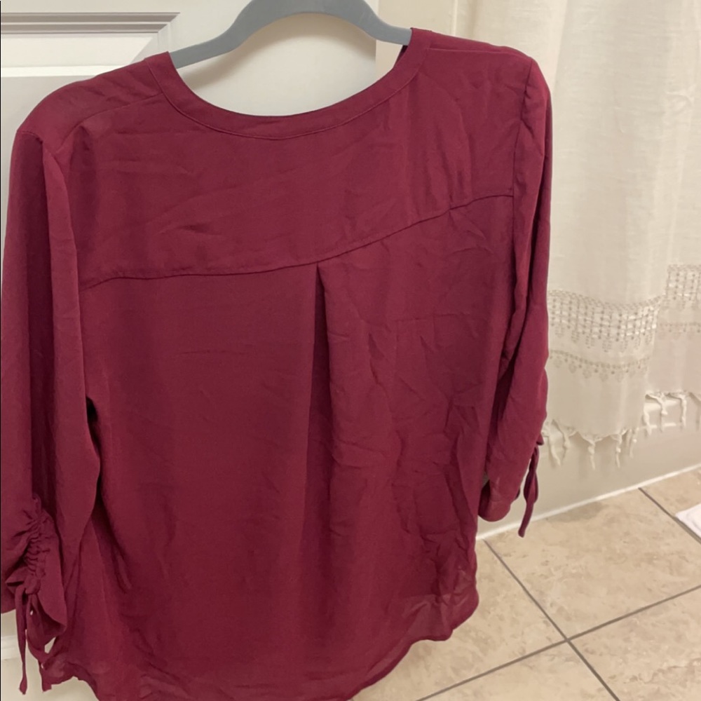 3/$15 New York and Company Maroon Blouse - Picture 2 of 5